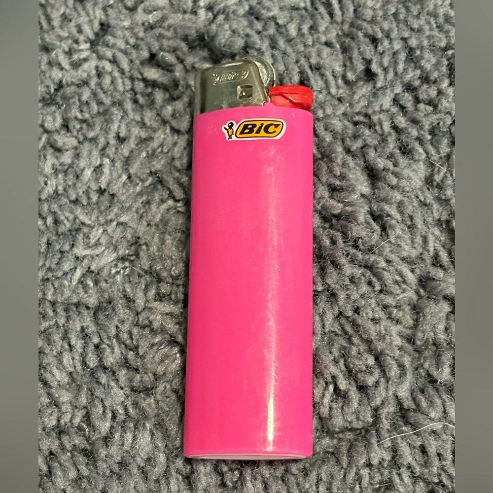 NWT Bic plain bright pink lighter